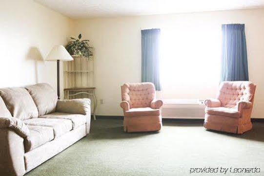 Commodore Perry Inn & Suites Port Clinton Habitación foto